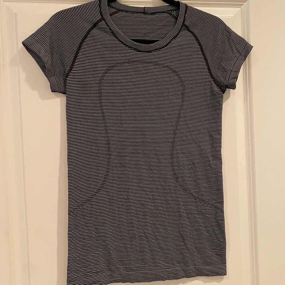 Lululemon black and white stripe